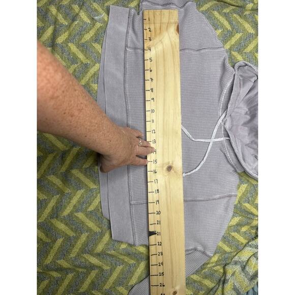 Mono B Cropped Hoodie – Size Large – Light Grey, 100% Cotton, Waffle Knit - Picture 4 of 5